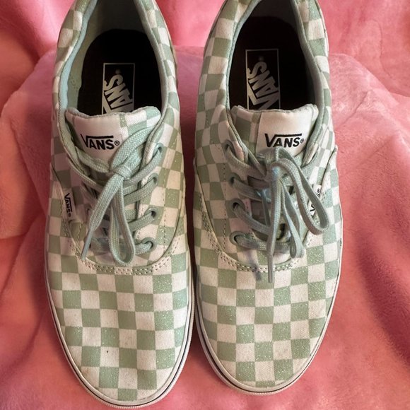 Vans - Picture 2 of 3